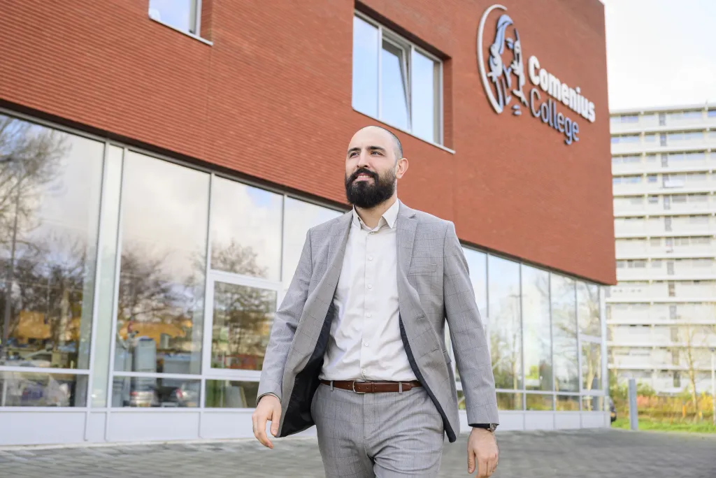 Ertem Cevik, directeur Comenius College
