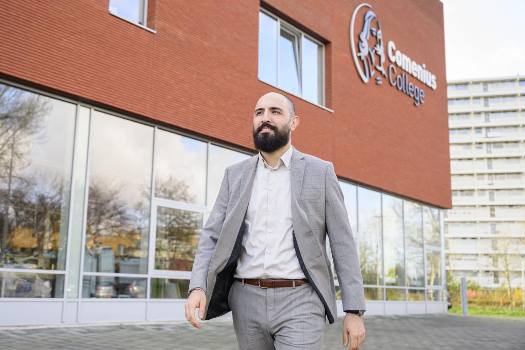 Ertem Cevik, directeur Comenius College